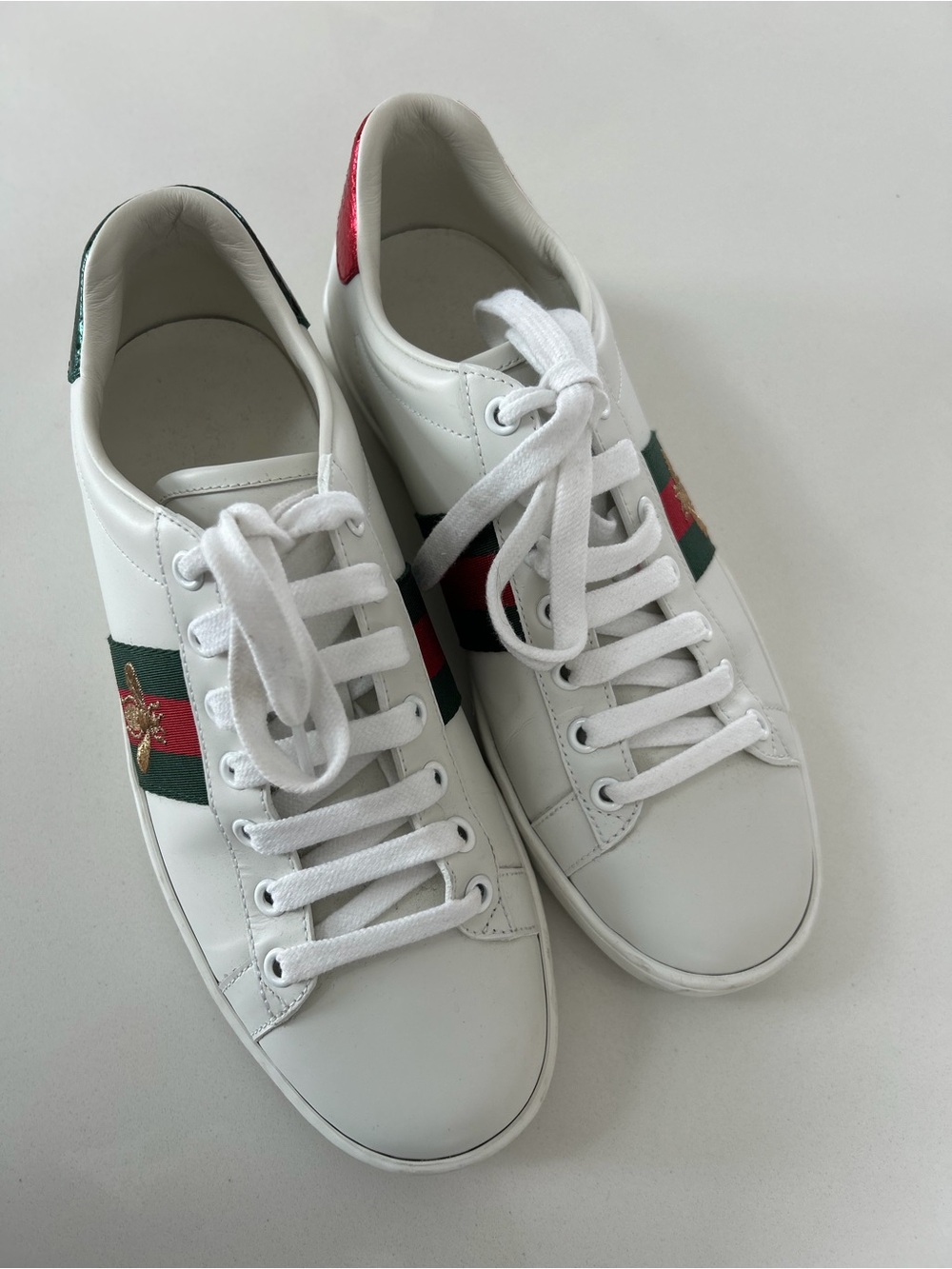 Gucci White Leather Sneakers with Green & Red Web Stripe